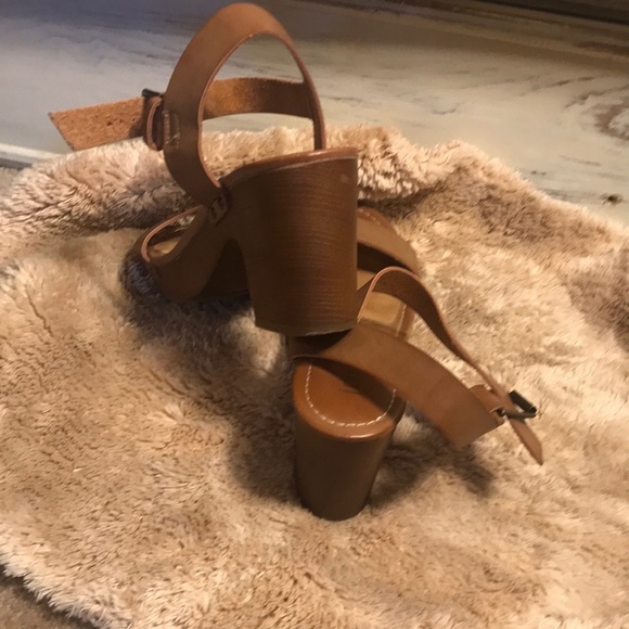 Heeled Sandals - Picture 3 of 6